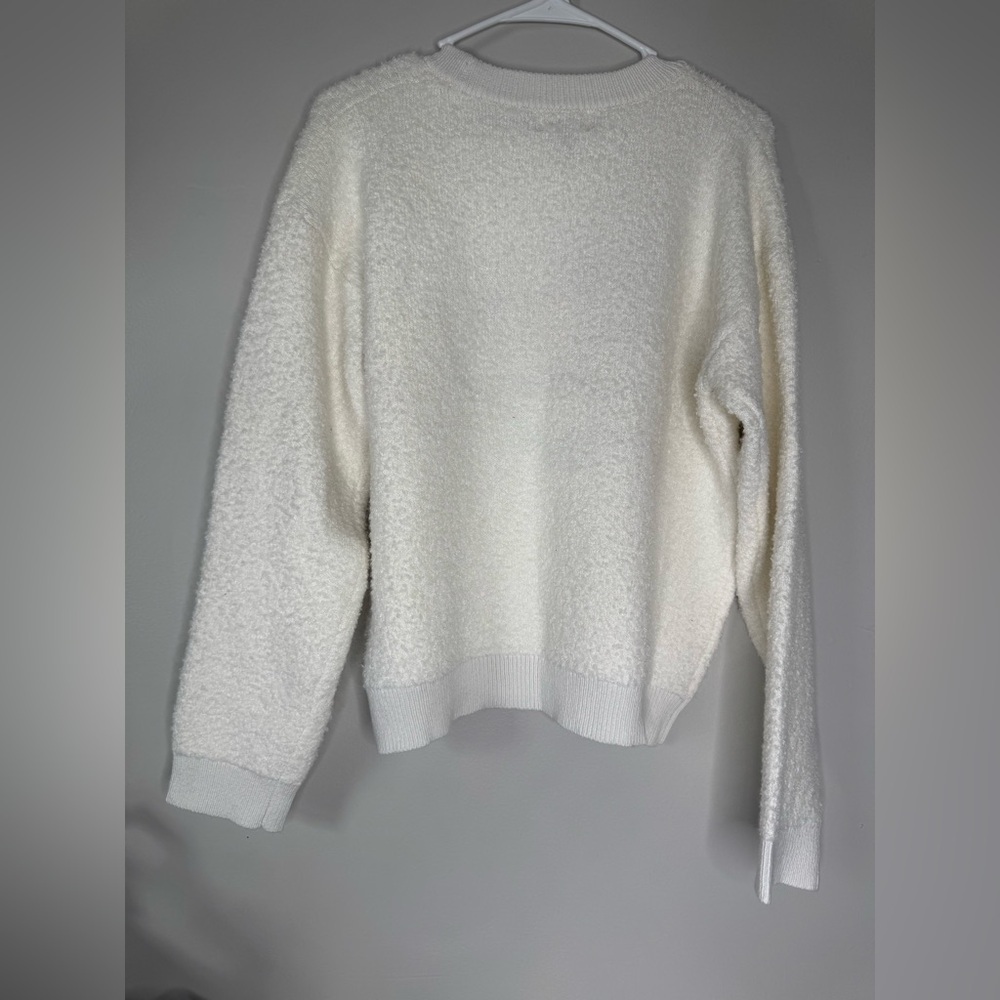 Universal Thread Cream Sweatshirt with Green Script - Picture 4 of 4